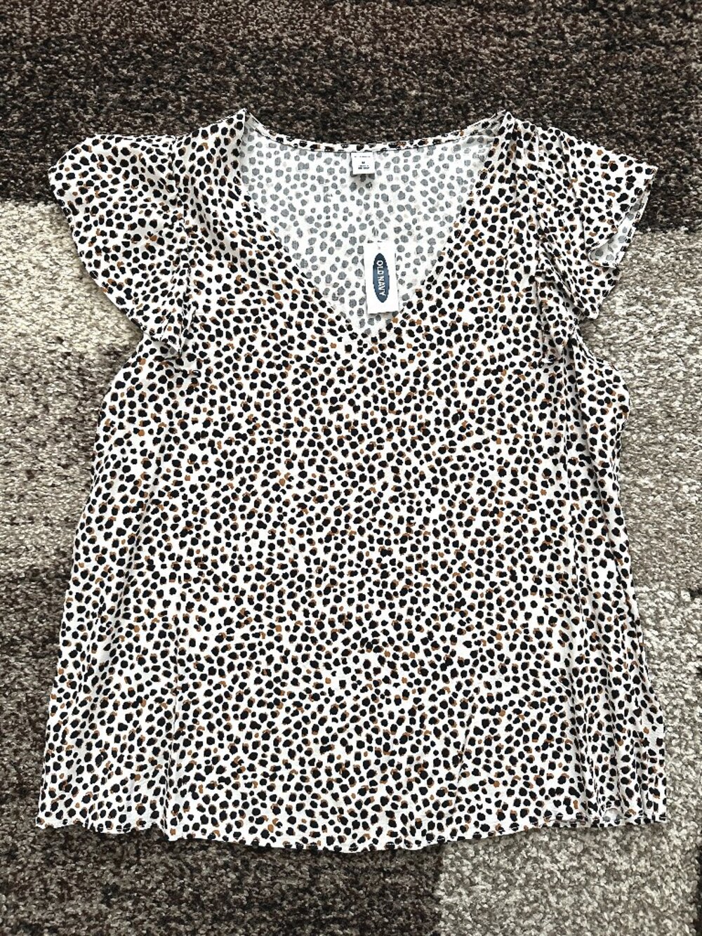 OLD NAVY (M) White Leopard Animal Dot Print Flutter Sleeve V-Neck Top Blouse Tan